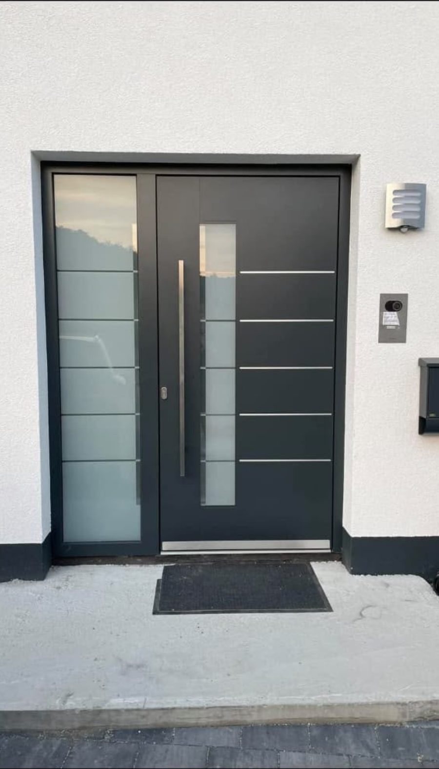 Haustür Anthrazit, fertig montiert